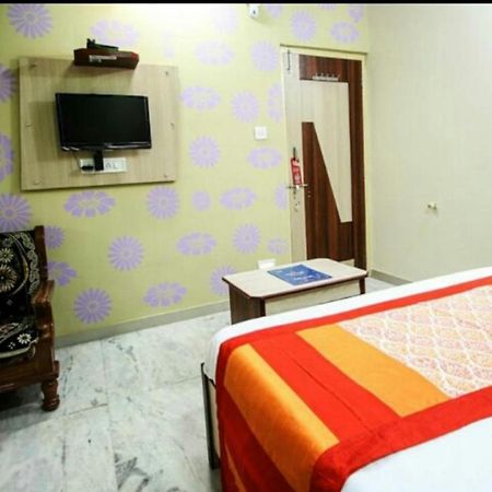 Hotel Honey Bunny Ahmedabad Exterior foto